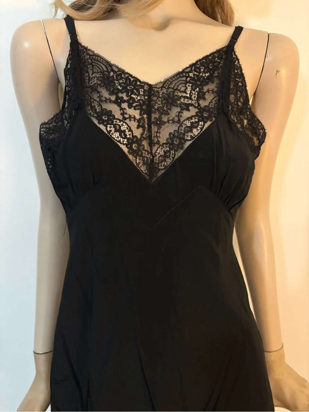 Sultry Vintage 1940s 50s Rare Radelle Lingerie Lace Slip - Picture 5 of 15